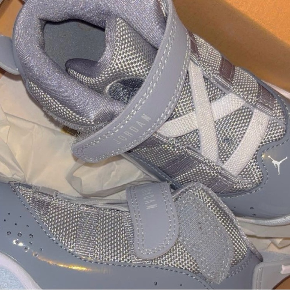 Toddler Girls Gray Jordan 6 Rings Velcro Sneakers! Brand New! Never Worn! In Box